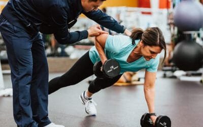 How a Personal Fitness Coach Can Help You Break Plateaus